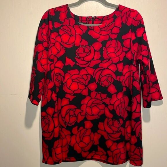 Alfani Woman- Red Roses Print Elbow Length Sleeves Back Zipper Top- Size OX - Picture 1 of 5